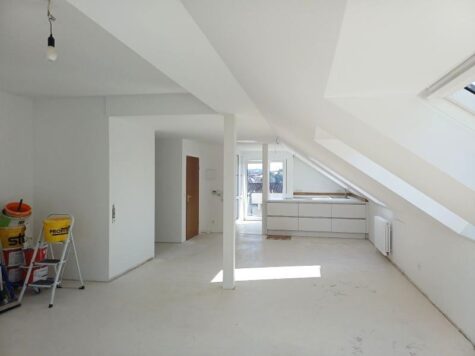 Erstbezug nach umfangreicher Renovierung / Modernisierung!, 70794 Filderstadt, Dachgeschosswohnung