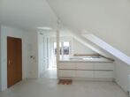 Küche mit Zugang zum Balkon - Erstbezug nach umfangreicher Renovierung / Modernisierung!